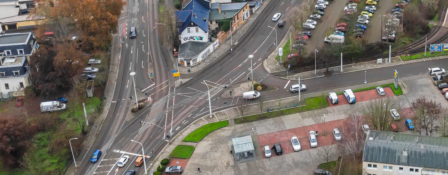 Umleitungen wegen Gleisbauarbeiten vor der Endstelle Trotha